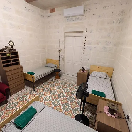 منزل للإقامة Paddy's Duplex Hamrun