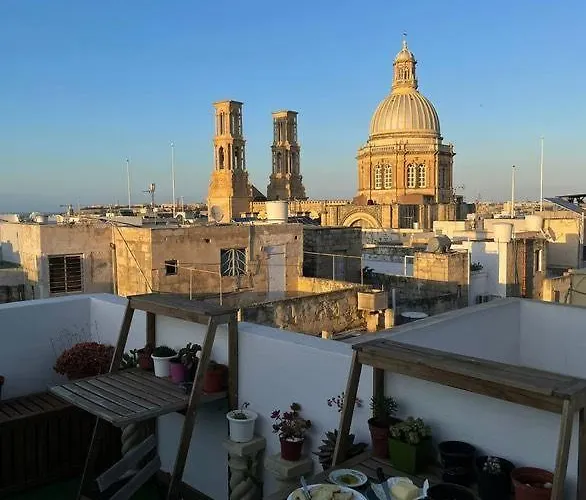 Paddy's Balcony 홈스테이 Hamrun