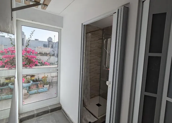 Paddy's Balcony * Hamrun