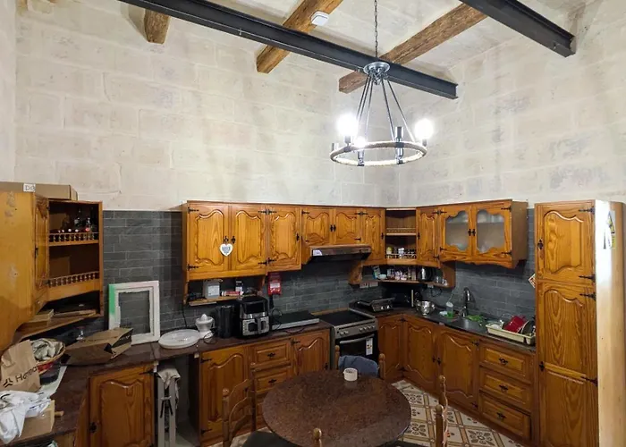 Paddy's Balcony 홈스테이 Hamrun